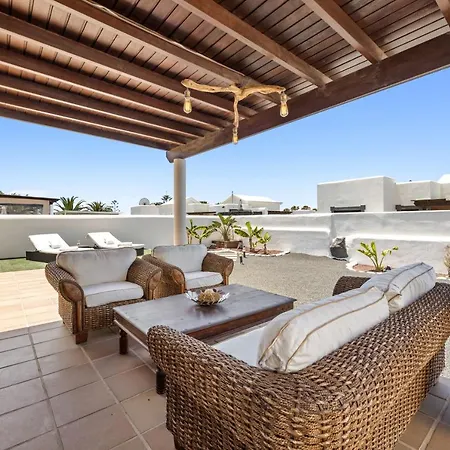 El Faro Holiday home *
