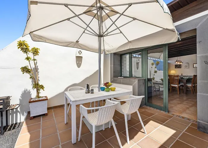 El Faro Playa Blanca (Lanzarote)